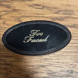 Too Faced Highlighter - Black and Gold